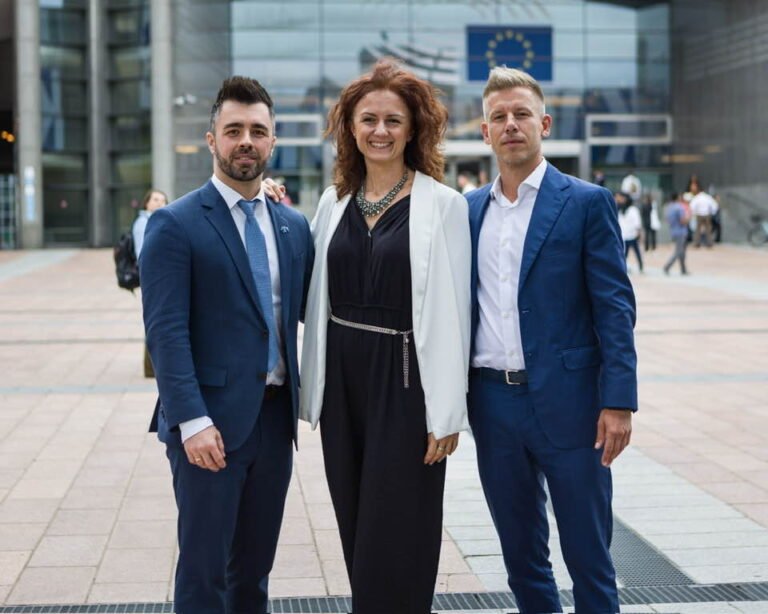 Három alelnöki pozíciót kapott a TISZA Párt az Európai Parlamentben