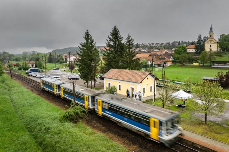 Felújított vasútállomást adtak át a nógrádi faluban