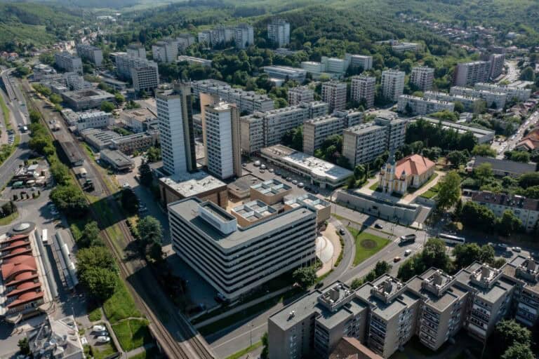 Drasztikusan drágulnak a díjak a salgótarjáni önkormányzati bérlakásokban