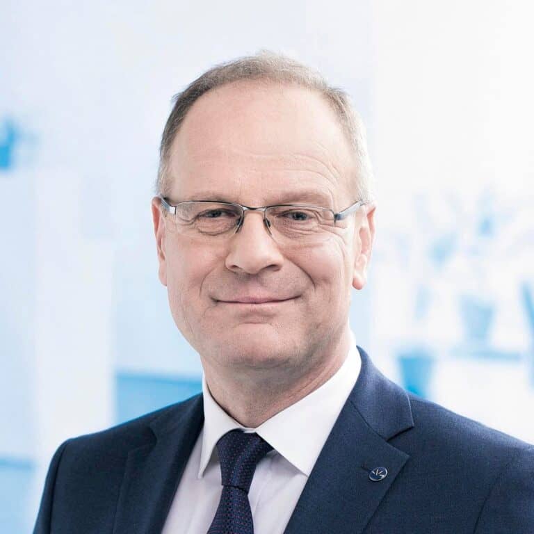 Navracsics Tibor visszavonul a politikától, már a social media-oldalát is törölte