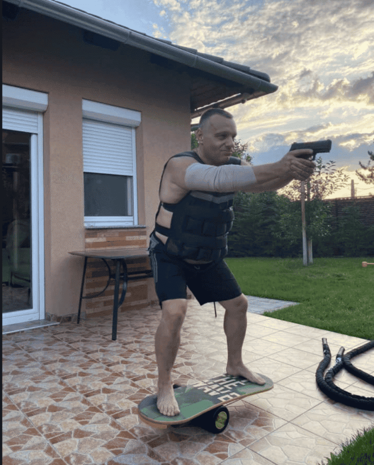 444: Orbán Áron, a miniszterelnök öccse egy oroszokhoz bekötött kémmel csinált volna fegyverbizniszt