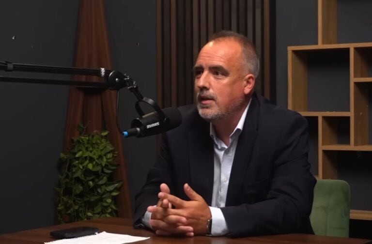 Török Gábor: A 70 százalékot jelentősen meghaladó részvétel inkább a Tiszának kedvezhet – fontos figyelmeztetést adott ki a politológus