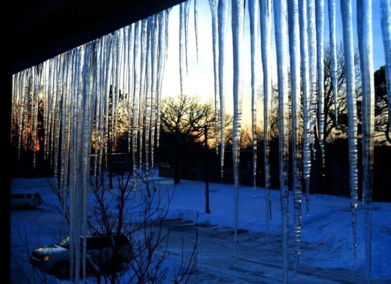 Havazás helyett extrém hidegre figyelmeztetnek – dermesztő hajnalok és veszélyes köd jöhet