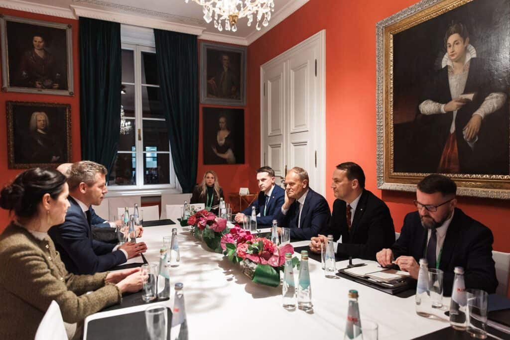 Magyar Péter és Orbán Viktor tárgyal Lengyelországban, hivatalos találkozó.