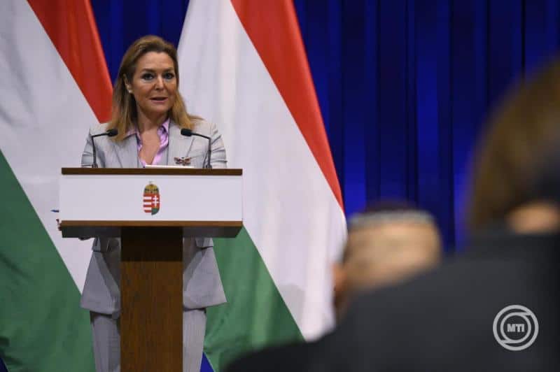 Gulyás Gergely kijelentette, hogy a Barátság vezeték működik, és Zelenszkij ukrán elnök utasítására.