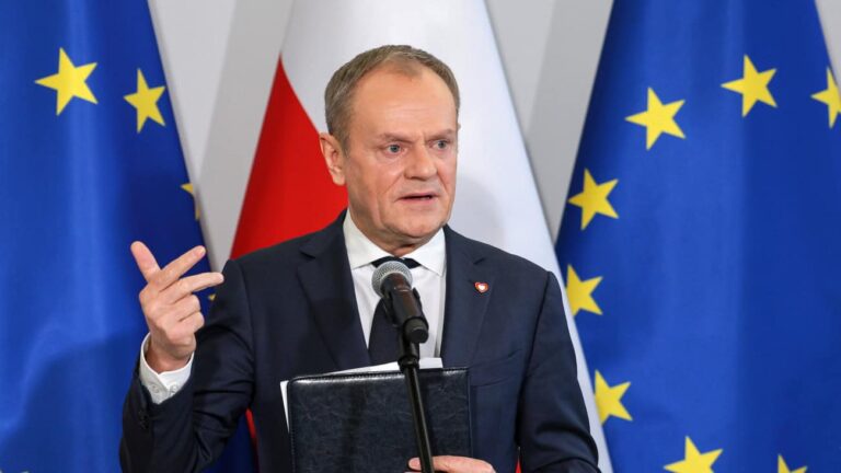 Tusk szerint az európai vezetőknek türelmesnek kell lenniük Magyar Péterrel