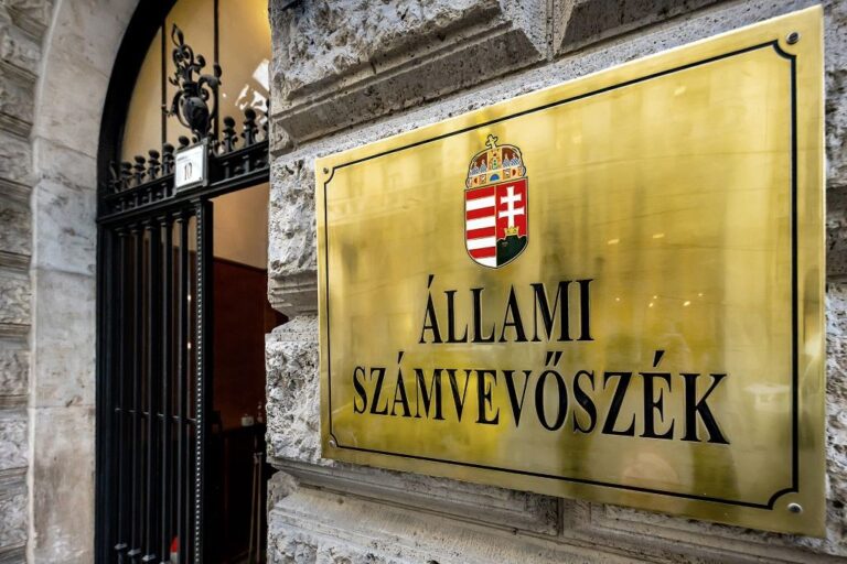 MNB-botrány: ügyészségi nyomozók jelentek meg az Állami Számvevőszéknél, iratokat foglaltak le