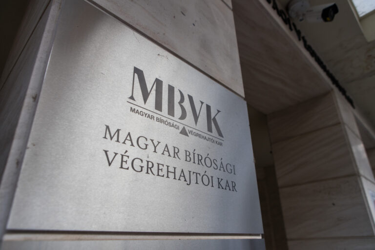 A Vidéki prókátor Balásy után Schadl megszólalását várja: szerinte az MBVK már megbukott