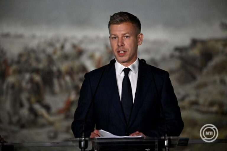Magyar Péter: a MOL szerint van elég olaj és benzin, a kormány biztosítja a védett áras ellátást