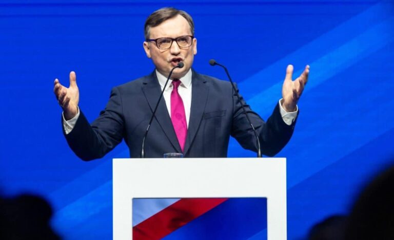 Amerikába távozott Budapestről a menedékjogot kapott volt lengyel igazságügyi miniszter